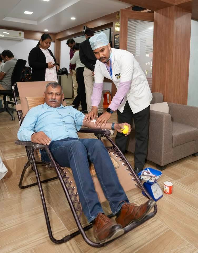 A Big Thank You to <a href="/GaneshReddys7/">Ganesh Reddy</a>   ji for bringing this big day for Sadar Hospital and their patients when it was needed the most 
<a href="/citizens_cf/">Citizens Foundation</a>  Blood Donation Drive collected 104 units of blood for patients in Sadar Hospital Ranchi specially for Thalassemia and Sickle Cell