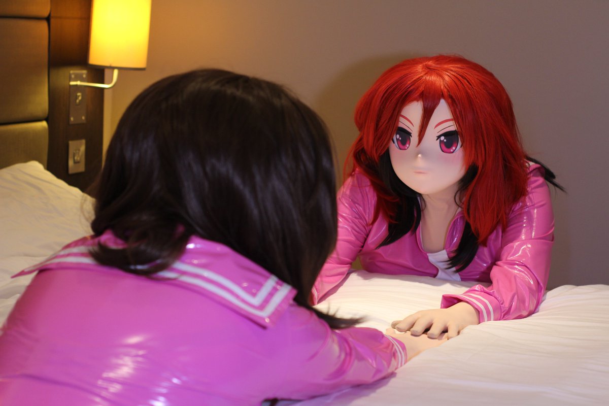 SwitchKara's tweet photo. Daily kig pics coming later, but wanted to share another set of pictures I love from the meet ^_^
Never let go @Amathystkig !
๐ธ @EmilyLockePhoto
#Kigurumi #GrabMyHand #Seifuku https://t.co/aLiAne017M