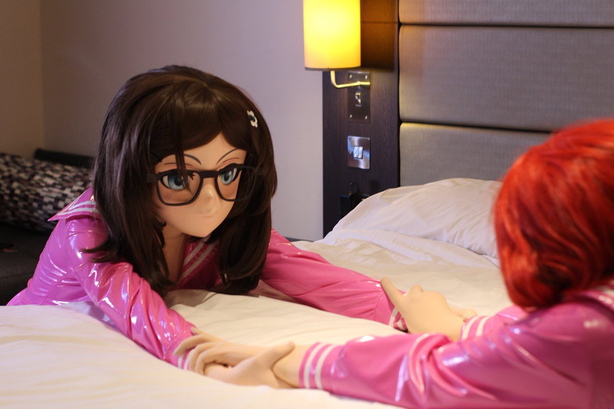 SwitchKara's tweet photo. Daily kig pics coming later, but wanted to share another set of pictures I love from the meet ^_^
Never let go @Amathystkig !
๐ธ @EmilyLockePhoto
#Kigurumi #GrabMyHand #Seifuku https://t.co/aLiAne017M