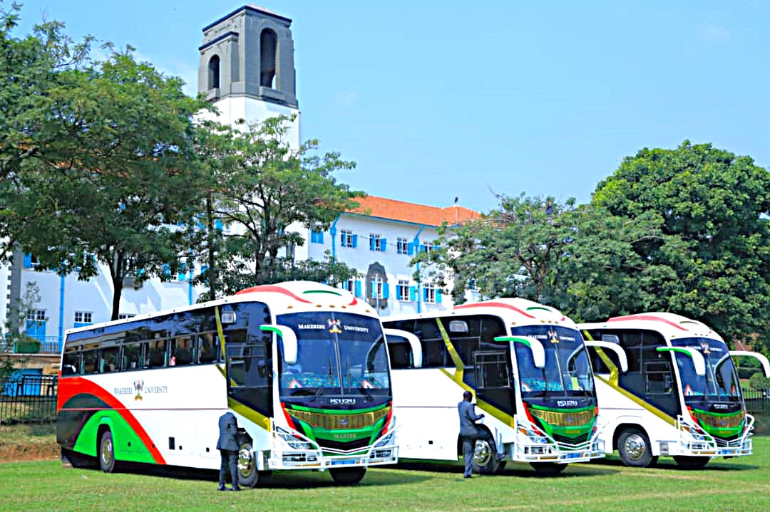 MakCAES's tweet photo. @Makerere VC, Prof. Barnabas Nawangwe has today handed over 3 brand new buses to the Principals of @MakCAES , CoVAB, &amp; @MakerereCHS. The buses meant to ease mobility of students &amp; staff were purchased with funding from the Government of Uganda. https://t.co/sOKXVRLiKy