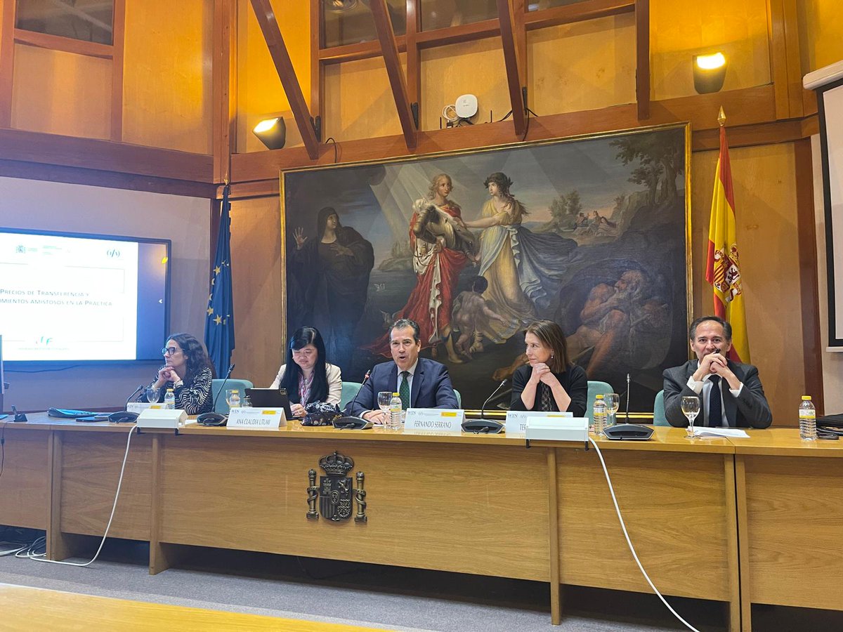 Comienza la segunda mesa: "Precios de transferencia y Procedimientos de Acuerdos Mutuos en la práctica"
<a href="/IEF_ES/">IEF España</a> <a href="/Ana_Utumi/">Ana Claudia Utumi</a>