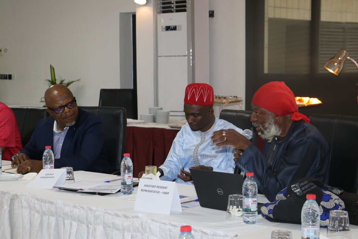 PNUDCameroun's tweet image. The President of the #PPRD-NW/SW Steering Committee, @paultasong has commended the partnership between the Gov't of 🇨🇲, @IsDB_Group, and the UNDP 🇨🇲#RecoveryProgramme in implementing the IsDB Support to the PPRD project.
At the ongoing midterm review meeting, the stakeholders…