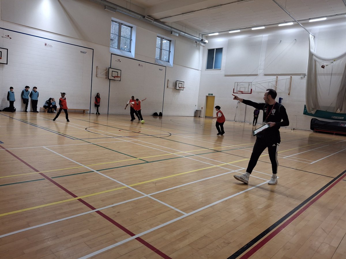 MPSCommunities's tweet image. Session 3 @chelseaacademy school we discussed stop & search giving the students a variety of scenarios to help improve decision making & understanding of why police use this vital tactic to save lives @MPSCommunites @MetTaskforce @CFCFoundation working together for a safer London