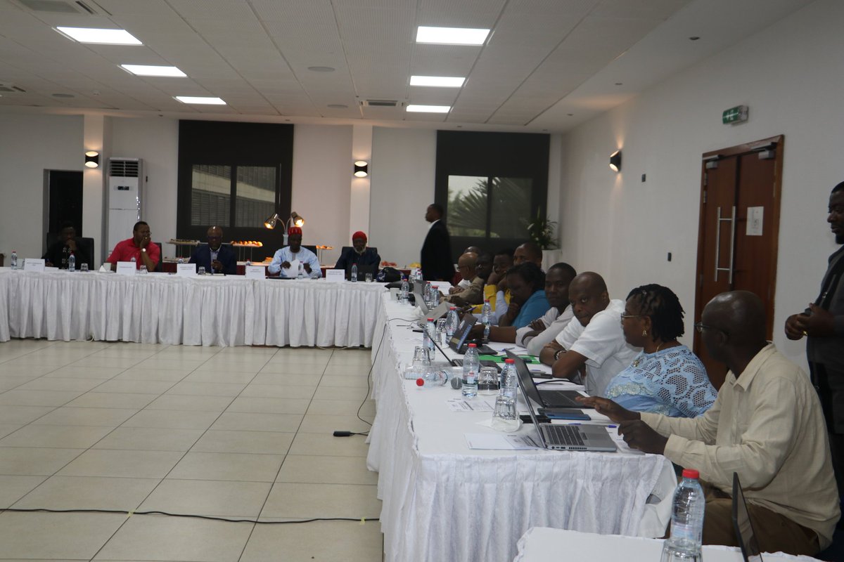 PNUDCameroun's tweet image. The President of the #PPRD-NW/SW Steering Committee, @paultasong has commended the partnership between the Gov't of 🇨🇲, @IsDB_Group, and the UNDP 🇨🇲#RecoveryProgramme in implementing the IsDB Support to the PPRD project.
At the ongoing midterm review meeting, the stakeholders…
