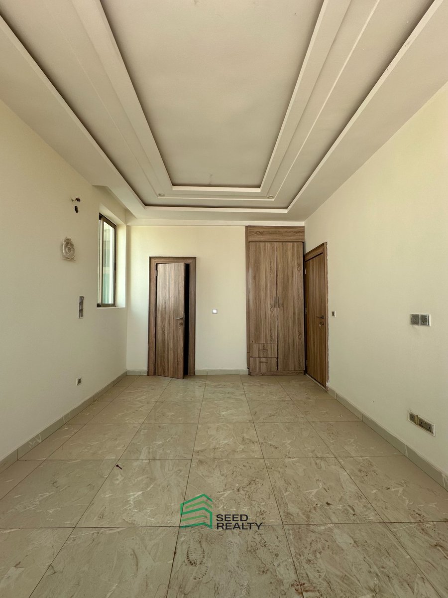 seedrealtyNG's tweet photo. ☑️Quality Tiling
☑️Serene &amp; Secure Environment

▶️Broker Fee Applies
Listing Code: 0524/058

Contact us today
☎️: +234 7077225592
📧: @seed_realty 

#seedrealty #affordablehouses #abujahouses #affordablehousesinabuja #realestate #lifecampabuja #brokers #seedrealtyinvestments https://t.co/CLjcpQCKFJ