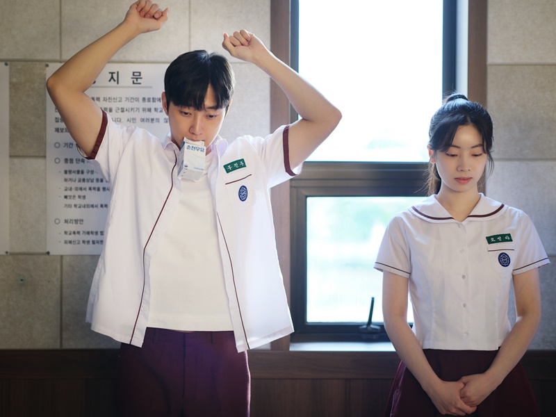 studiotake_film's tweet photo. 보기만 해도 설레고 달콤한 거
그게 바로 오구 커플이야..♥️

오구 커플 서사 가득 담긴
보도 스틸 12종 공개! 

#그시절우리가좋아했던소녀
2월 21일 극장 대개봉🩵

#진영 #다현 #JinYoung #Dahyun https://t.co/ux5CHPbxUG
