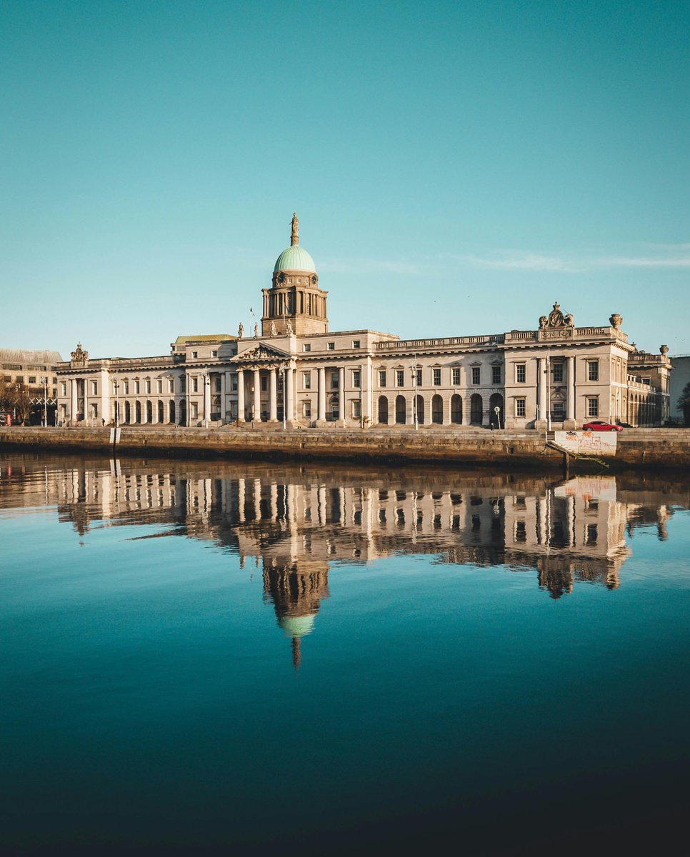 EC English tweet media