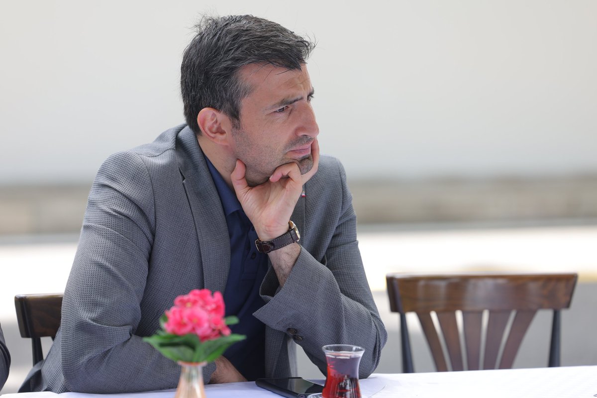 Size sabah akşam İHA'lar ve SİHA'lar ürettik naraları atanlar, israil'in ürettiği Ulusal Taşıt Tanıma Sisteminin çipini arabanıza takılması gerektiğini söylediler.

Çay var içen mi ?