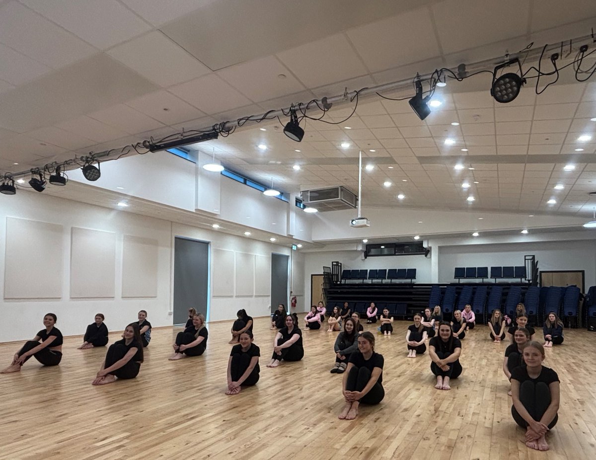 Saddleworth School tweet media