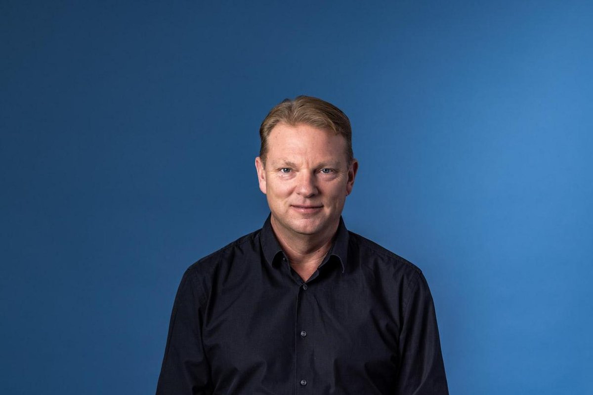 De Limburger (@delimburger) on Twitter photo Hoofdredacteur <a href="/bjornoostra/">Bjorn Oostra</a> over waarom <a href="/delimburger/">De Limburger</a> stopt met het publiceren op X.
"Beter dan roepen dat we stoppen, is het voeren van een brede maatschappelijke discussie en daar moet ook de rol van de overheid worden meegenomen."
Column --> bit.ly/40YcYE4 Hoofdredacteur <a href="/bjornoostra/">Bjorn Oostra</a> over waarom <a href="/delimburger/">De Limburger</a> stopt met het publiceren op X.
"Beter dan roepen dat we stoppen, is het voeren van een brede maatschappelijke discussie en daar moet ook de rol van de overheid worden meegenomen."
Column --> bit.ly/40YcYE4