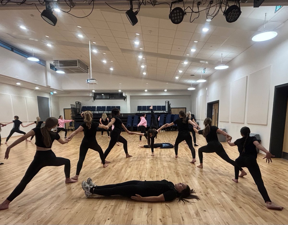 Saddleworth School tweet media