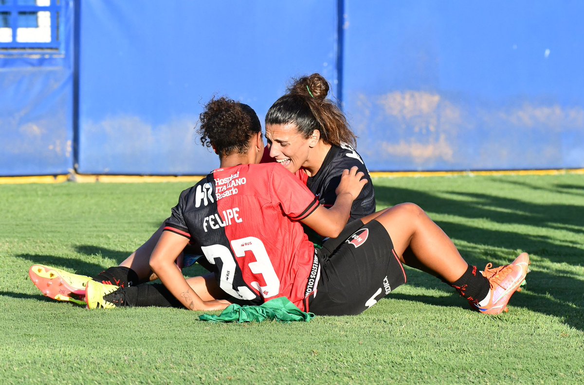 ¡BUENA SEMANA LEPROSAS! ❤️🖤

📸 @stefileon