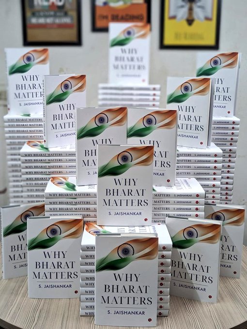 PadhegaIndia_'s tweet photo. #VasantPanchamiWithPI 💛
Flat 50% Discount.
Introducing the highly recommended book that comes highly praised by readers everywhere: Why Bharat Matters by Dr. S. Jaishankar (@DrSJaishankar).
Flash Sale: Limited Stock
#BuyFromPI #PIRecommends
Order 👉https://t.co/WvYrLecH51 https://t.co/kSEeG44PKt