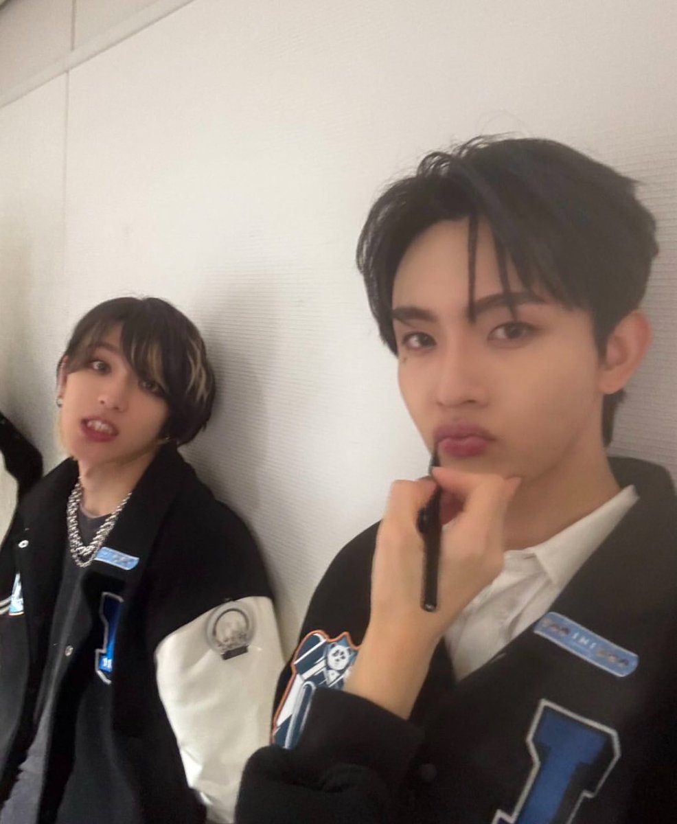 ttsh____'s tweet photo. うええええ😭😭
たじろむ久々すぎるし公式たじろむ😭😭😭
たじろむだいすきまんだから嬉しい😭✨ https://t.co/cgT7qDems9