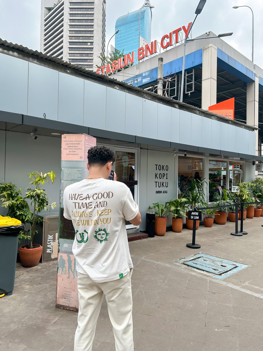 XMtrsh's tweet photo. Pov : di fotoin kamu dari belakang ☺️ https://t.co/QtCWiVQOmy
