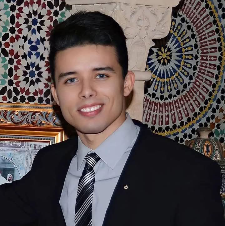 سفيان البحري الذي إشتُهر بإدارة صفحة محبي الملك محمد السادس على منصة فيسبوك وانستغرام، في ذمة الله إثر أزمة قلبية. 
 
انا لله وانا اليه راجعون، اللهم ارحمه واغفر له واجعل قبره روضة من رياض الجنة 🤲😥