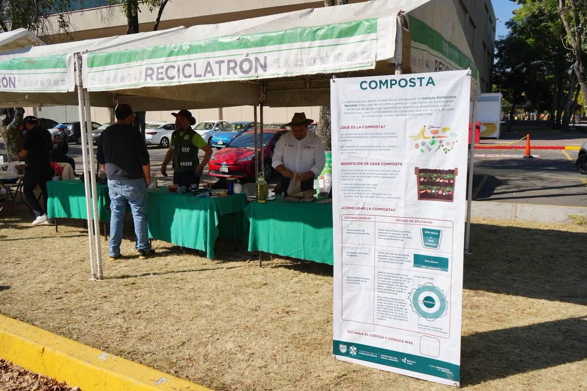 CdmxPress's tweet photo. La jefa de gobierno @ClaraBrugadaM Brugada celebró el acopio y reciclaje histórico de más de 70 toneladas de desechos electrónicos, que se llevó a cabo en el mes de enero a través de la campaña #Reciclatrón que realiza la Sria. de Medio Ambiente en #CDMX. #Reciclaje https://t.co/m2U8f8JhF6