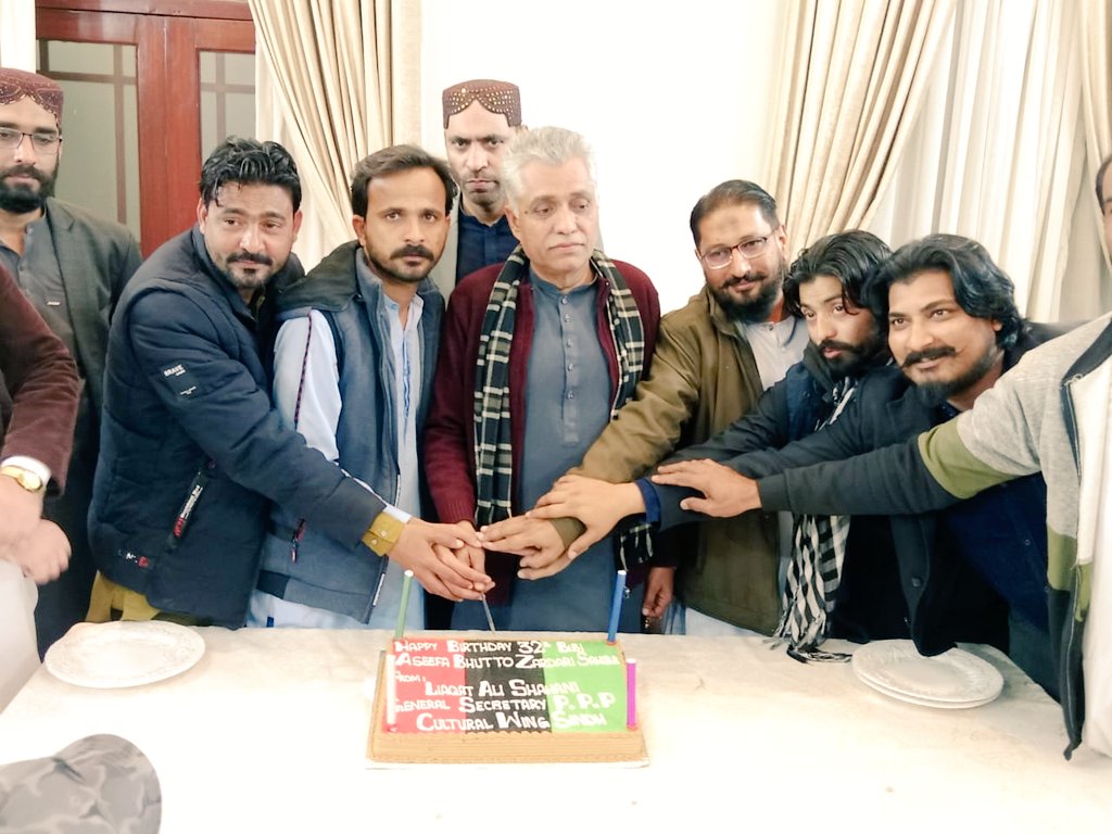ImranKhanzada_'s tweet photo. Pakistan People's Party Cultural Wing Sindh Celebrating 32th Birthday Of First Lady Of Pakistan MNA Choti BiBi @AseefaBZ Sahiba Birthday Arange By @LiaquatShahani_ Sb General Secretary PPP Cultural Wing Sindh Att Circuit House Hyderabad.

#HappyBirthdayAseefaBZ 
#PPPCWSindh https://t.co/3GTcPm7Yqw