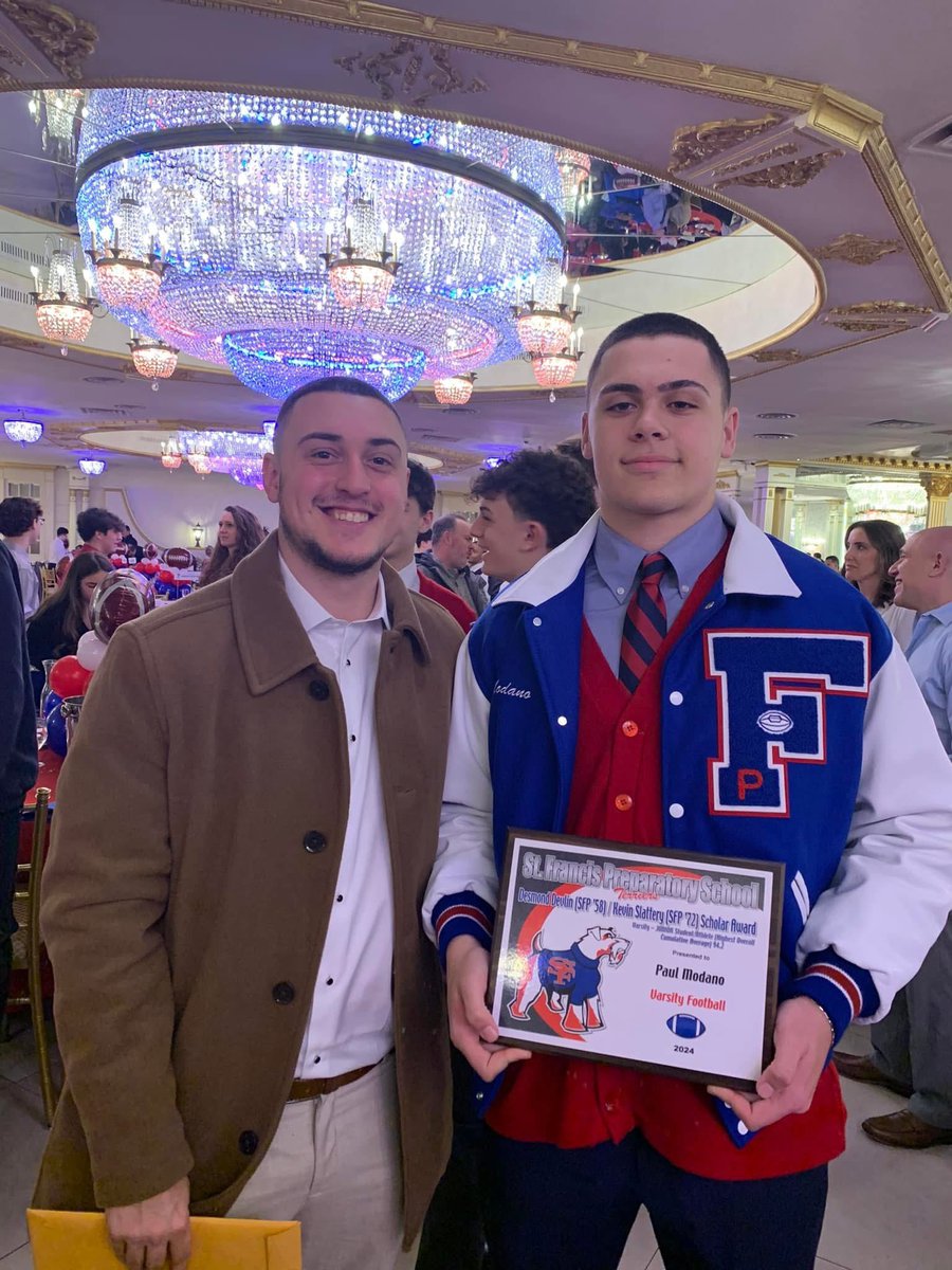 This past weekend,
I was thankful to receive the Desmond Devlin (SFP 58’)/ Kevin Slattery (SFP 72’) Scholar award for being the junior with the highest cumulative average with a 94.2. Thankful for all my teammates and coaches. <a href="/SFPFootball/">St Francis Prep Ftbl</a>