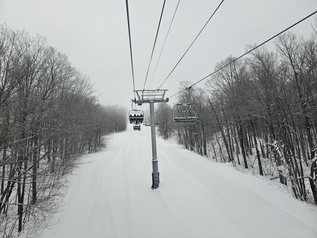 NYSkiBlog's tweet photo. Showcase is astounding. 

@GoreMountain 

#iskiny https://t.co/HVYNSqn7aZ