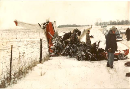 WalkerATX's tweet photo. Today is the anniversary of the deadly plane crash in Clear Lake, Iowa that took the lives of Buddy Holly, Ritchie Valens and the Big Bopper. February 3, 1959 - the day the music died. https://t.co/D1eRsARIo4