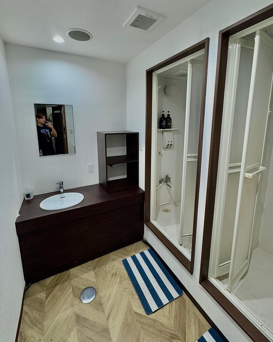 hari_picks's tweet photo. Untuk di lantai 10 ada area masak, makan, laundry coin, kamar mandi private dan large public bath yang memiliki waktu buka pada pukul tertentu. https://t.co/X1LQ6apAgW