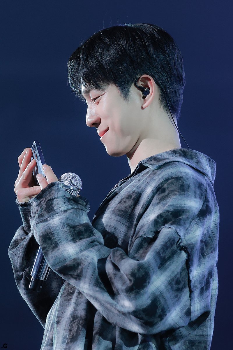 dodge_got7's tweet photo. 250131 이런 눈으로 아가새 찍기 있냐
#갓세븐 #GOT7 #진영 #JINYOUNG https://t.co/eZaspULGuR