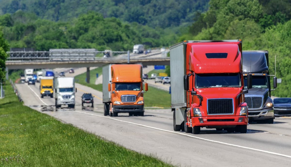 lets_truck's tweet photo. We're turning away the next generation of truckers daily. Why are we importing drivers when we could be training our 18-year-olds to hit the road?

Isn't it time we invest in our youth and keep America's highways driven by Americans? https://t.co/xal04JDX5R