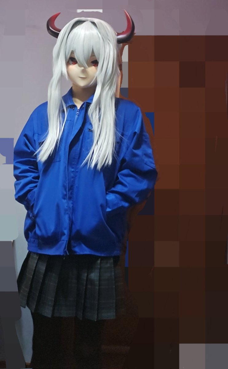 KraitgMAX's tweet photo. 很忙，在打螺丝
（真的是公司的工装 https://t.co/1ZOPjiCg1C