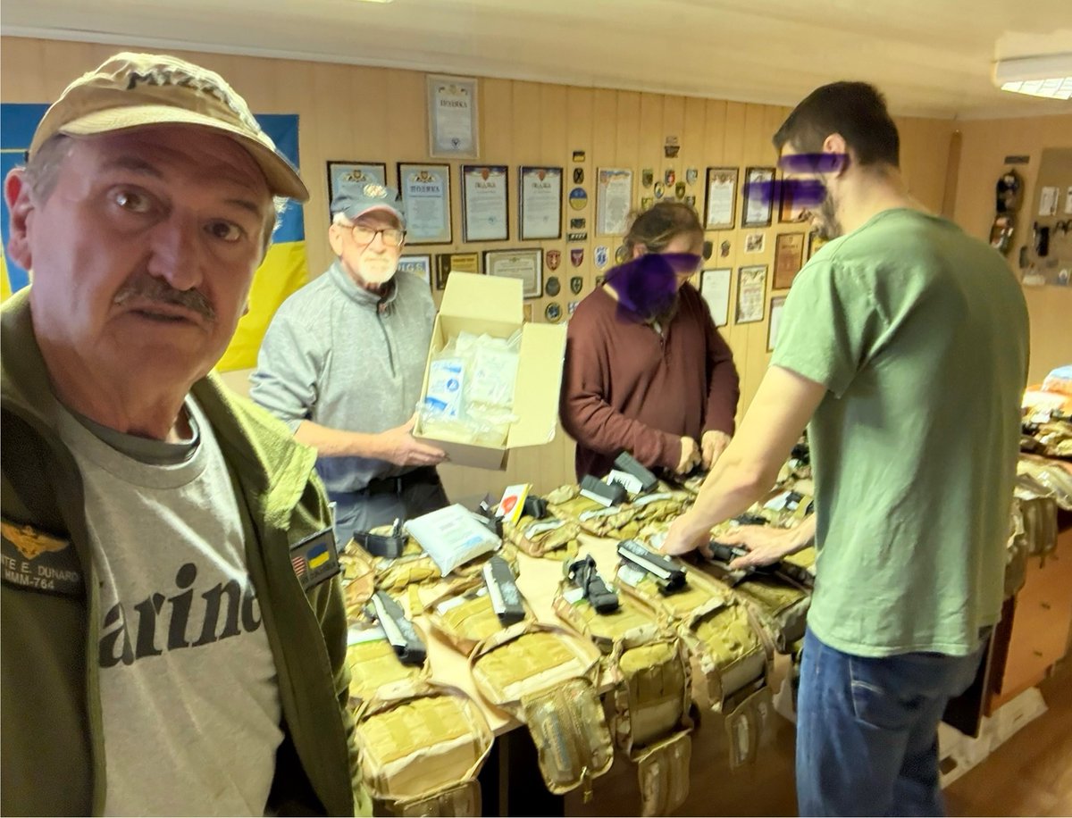 IFAKs being built Jan 2025 Kyiv. #nafo #Ukraine DONORBOX.ORG/2025TRAVELINGC… cash is king in humanitarian ops.