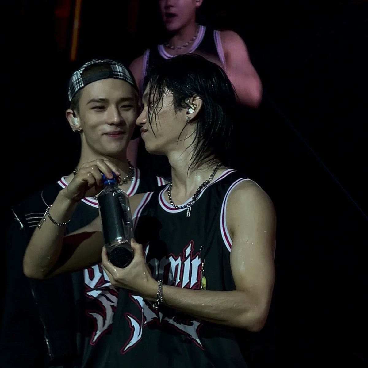 이 각도는 또 처음이네 #황필