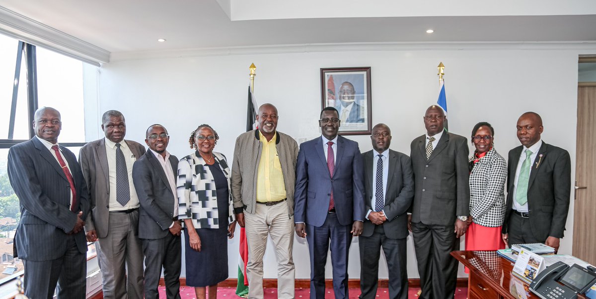 KenyaAirports's tweet photo. In a bid to revitalize @KECOSOGames, its leadership, alongside KAA Board Chairman Hon. @CKositany, met with PS @moyasa_ke, @EngPeterKTum, during a high-profile courtesy call. Discussions centered on strategies to reinvigorate the historic inter-ministry sports event. https://t.co/BLYiZP8ZVu