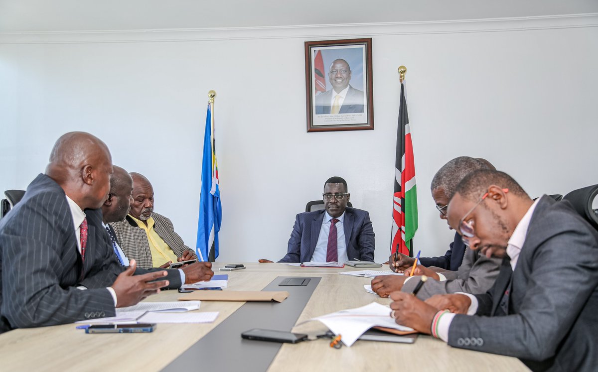 KenyaAirports's tweet photo. Hon. @ckositany has pledged to propel @KECOSOGames back to its “hay days.” He emphasized the games’ dual role in fostering affinity among employees of state corporations &amp; promoting mental &amp; physical wellness. https://t.co/YnO2XvO2UP