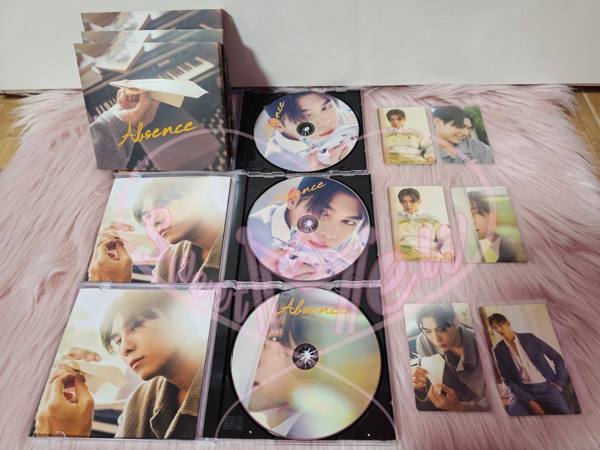 SweetMew2's tweet photo. ได้รับ 3บั้มแรก รูปปกซีดีซ้ำ รูปซ้ำ แล้ว Dimond Ticket อยู่หนายน้อนลู้กกกกกก น้อนจะส่งมากับออเดอร์ต่อไปใช่มั้ยลู้กกกกกก
#PreOrder_Absence
@MSuppasit
#MewSuppasit
#มิวศุภศิษฏ์ https://t.co/xOoBC9XMIr