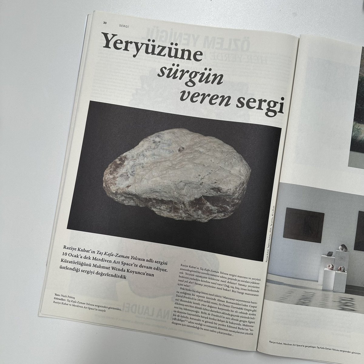 Merdiven Art Space (@merdivenart) on Twitter photo Raziye Kubat’ın M. Wenda Koyuncu küratörlüğünde Merdiven Art Space’te gerçekleştirdiği sergiye dair Nazlı Pektaş’ın kaleme aldığı değerlendirme yazısı <a href="/ArtUnlimitedMag/">Art Unlimited</a> Ocak-Şubat 2025 sayısında! Raziye Kubat’ın M. Wenda Koyuncu küratörlüğünde Merdiven Art Space’te gerçekleştirdiği sergiye dair Nazlı Pektaş’ın kaleme aldığı değerlendirme yazısı <a href="/ArtUnlimitedMag/">Art Unlimited</a> Ocak-Şubat 2025 sayısında!