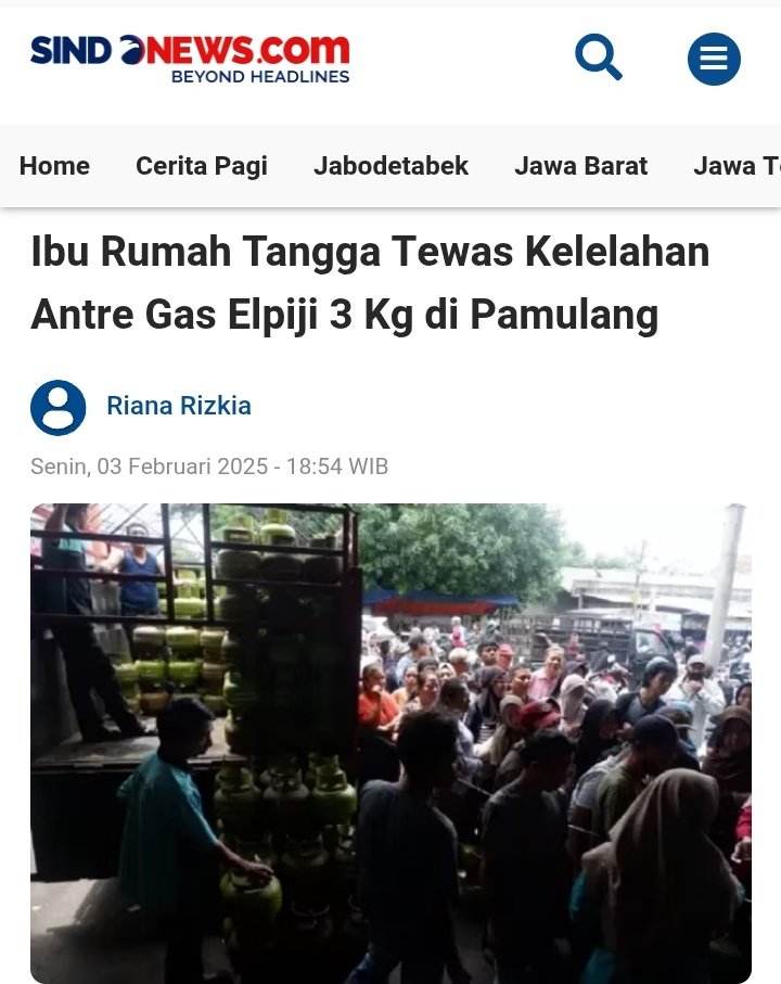 Heraloebss's tweet photo. KABAR DUKA
Telah meninggal Penjual Nasi Uduk Saat Antre Gas Melon (3/2/2025)
📍Pamulang

Keterangan adik Korban
kakaknya kelelahan setelah berjualan nasi uduk masih harus berjam-jam mencari dan antri gas melon yang sedang langka. 
Ia menyebutkan sang kakak jatuh saat mengantre. https://t.co/9aZujLqr09