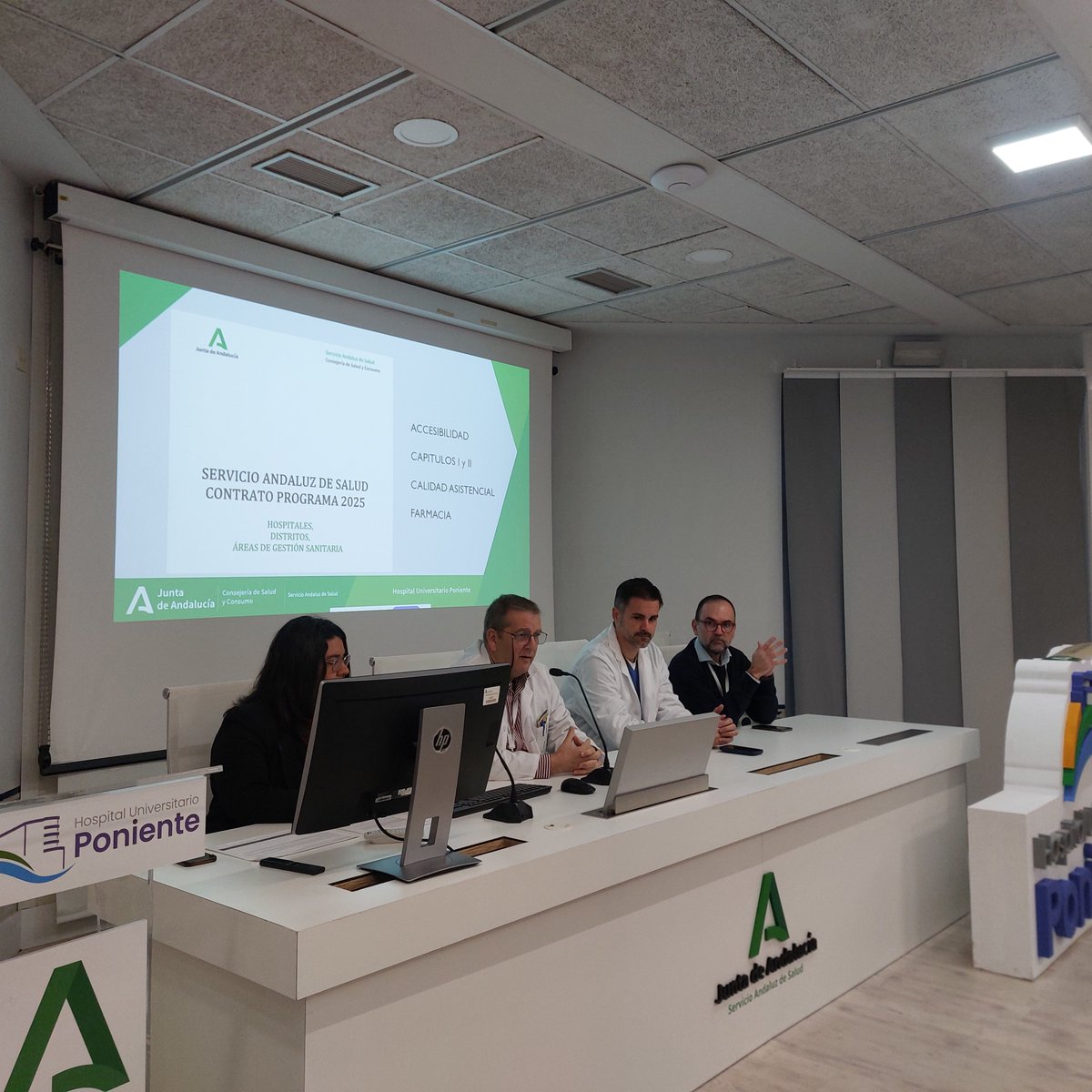 Nueva reunión del Comité de Dirección Ampliado del #HUnivPoniente para abordar diferentes líneas de trabajo de cara este nuevo año 
#SomosPoniente 
<a href="/saludand/">Consejería de Salud y Consumo</a> <a href="/AlmeriaJunta/">AlmeríaJunta</a> <a href="/peacro/">PEDRO ACOSTA</a> <a href="/Salvamaroto/">Salva Maroto</a> <a href="/CheloArtero/">Chelo Artero</a> <a href="/juanbelmena/">Juan de la Cruz Belmonte Mena</a>