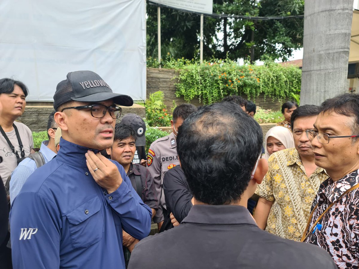 ini vendor udah kerja sesuai SPK, tapi Kemenperin RI ngga bayar tagihan? kok bisa sii, bahkan vendor sampai rugi miliaran loh 

 <a href="/prabowo/">Prabowo Subianto</a> <a href="/gerindra/">Partai Gerindra</a> <a href="/agusgumiwang/">agusgumiwang</a> <a href="/brorondm/">Ronald Sinaga</a>  <a href="/Kemenperin_RI/">Kemenperin</a>
#kemenperin #NoViralNoJustice