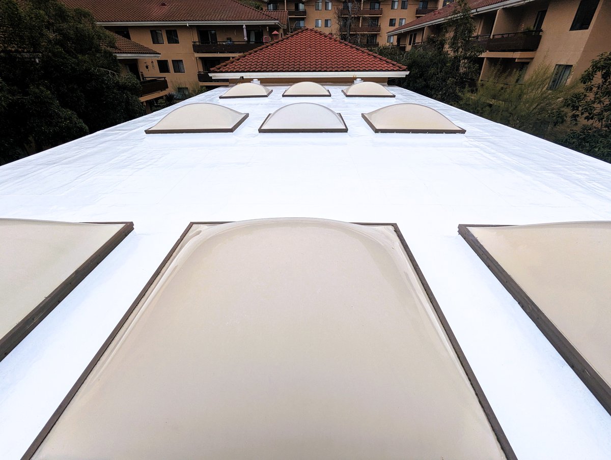 tseroofing's tweet photo. There is nothing quite like a silicone restoration!

Seamless, waterproof, and reflective!

#restoredontreplace #flatroof #tsecommercialroofing #tseroofing #TSE #siliconecoating #roofrestoration #roofing #roofcoating #rooftop #RoofingContractor #modbit #reflection #waterproofing #sherwinwilliams