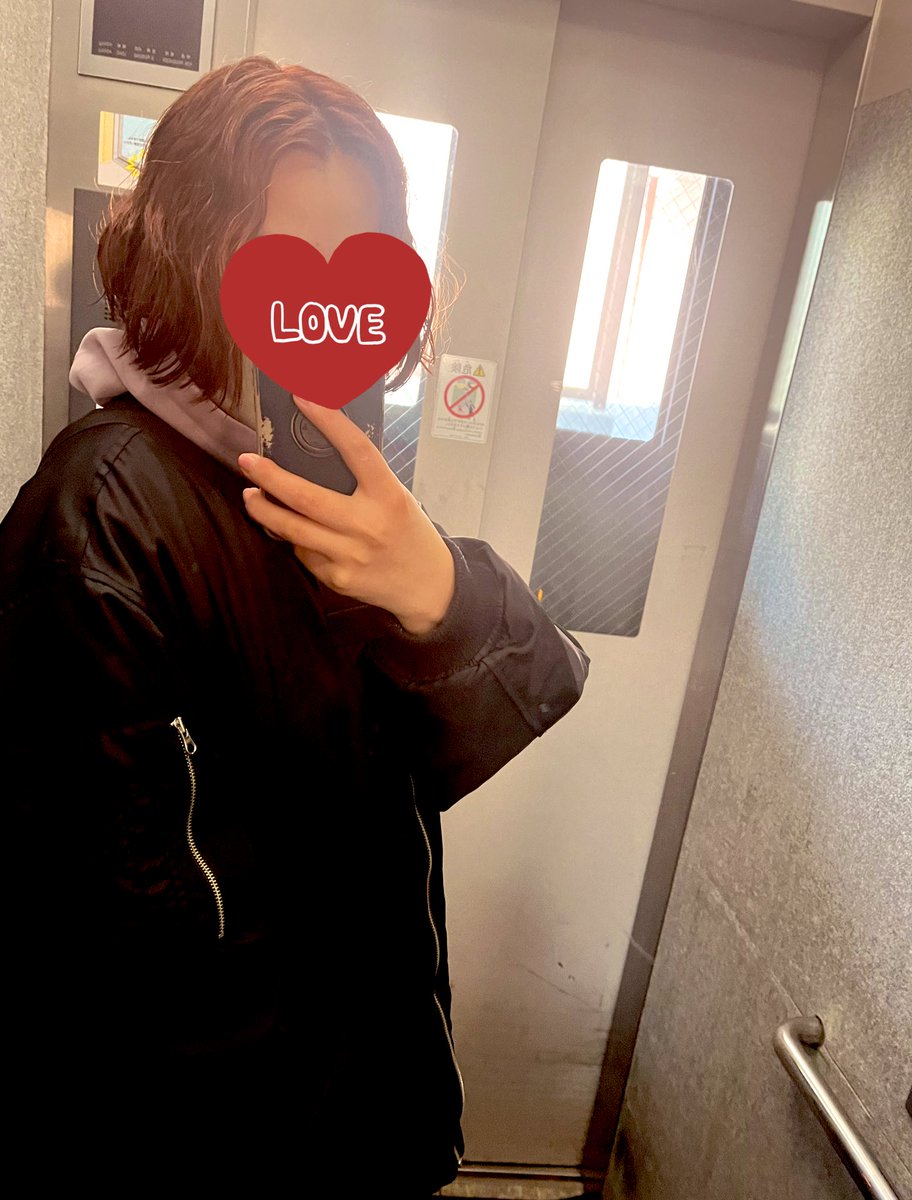 T02604823's tweet photo. どっかのバカのせいで統合失調症と鬱病で死んでました❤️
死んでた割に6キロも太りました🐖
とりあえず息吸ってます❤️
バイクは、、、、、ね、、、

パーマが秒で落ちたので気分が萎えてます😭😭😭
どこか福岡市で美容室紹介して下さい💇‍♀️ https://t.co/FQuuY5gFnA
