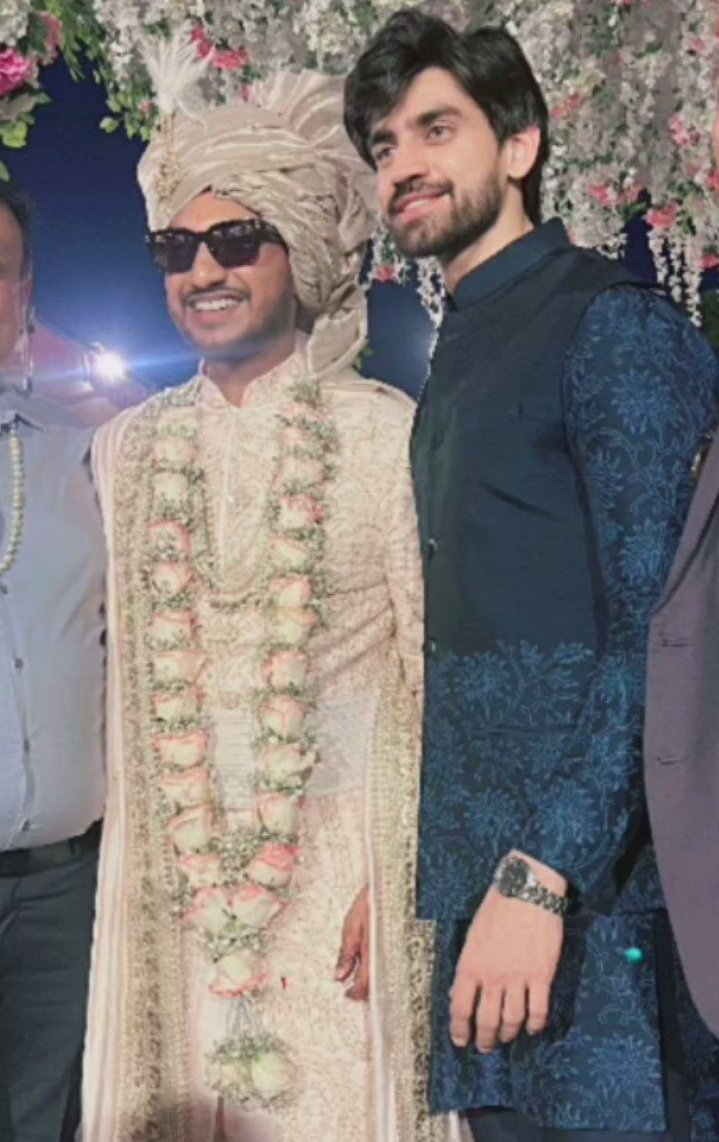 Emotive🍷 (@emotivesoul086) on Twitter photo Finally Dulhe ka yaar dikhayi diya❤️💥
 
 he's looking so damn good🔥💥
#AvinashMishra #Avinashians #Avisha Finally Dulhe ka yaar dikhayi diya❤️💥
 
 he's looking so damn good🔥💥
#AvinashMishra #Avinashians #Avisha