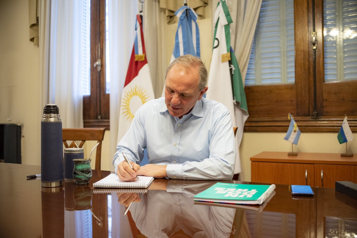 DiarioPuntal's tweet image. 💬 #RíoCuarto | #DeRivas resaltará los logros obtenidos y marcará los desafíos en obras y seguridad

Este lunes a las 19 en el Viejo Mercado dirá su primer discurso como #intendente ante los #concejales, basado en sus ejes de gestión.

✍️ @mirastorzaok 
🌐 puntal.com.ar