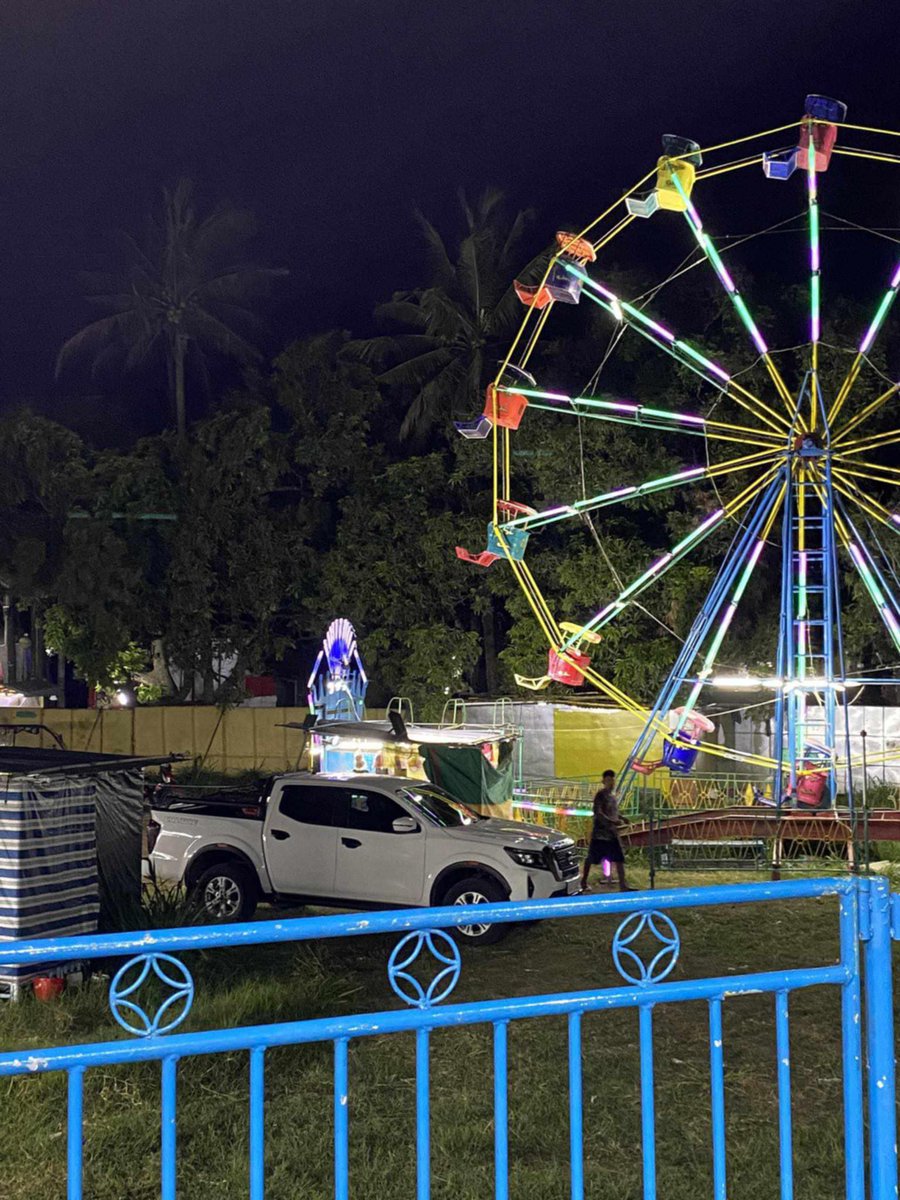 AiCeee16_'s tweet photo. Life is like a Ferris wheel - sometimes you're up, sometimes you're down, but it's always a wild ride! 🎢 #SpiceTheNight https://t.co/3LE5C2312S
