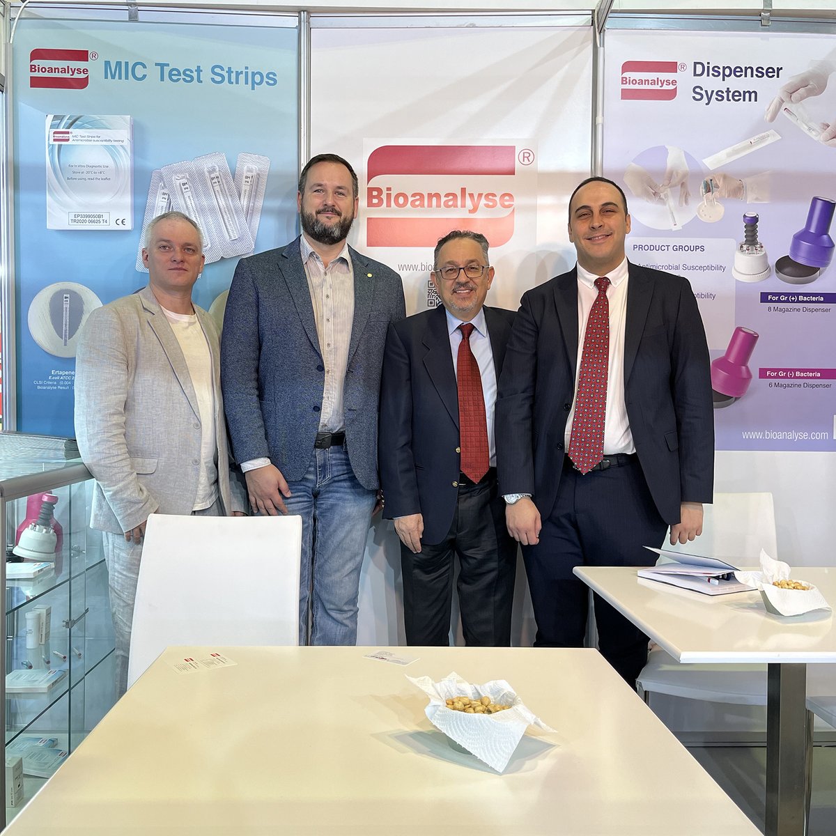 bioanalyse's tweet photo. Our exhibition at the medlab Middle East (3-6 February) has started today. We would be pleased with your valuable visit to our booth.
Our booth: Z2.L31
#Bioanalyse #MedlabMiddleEast #Medlab2025 #HealthcareInnovation #MedicalExpo #LaboratoryTechnology https://t.co/gZIwgsBNdo