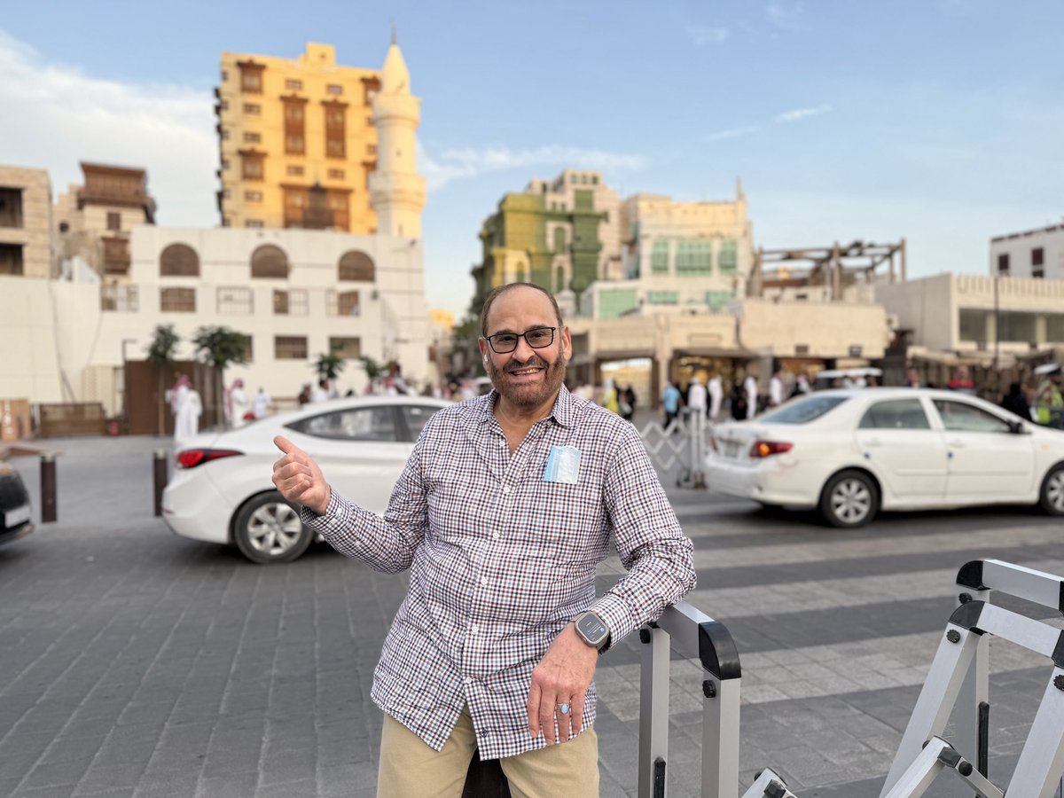 rhinoplastyman1's tweet photo. PAAFPRS 2015/29 Jan Pre-congress tour (old jeddah ) https://t.co/V1YhNXUJS6