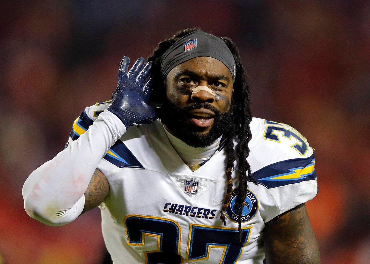 Jahleel Addae says...

37 days until free agency, Bolt fans! 💪🏈⚡️