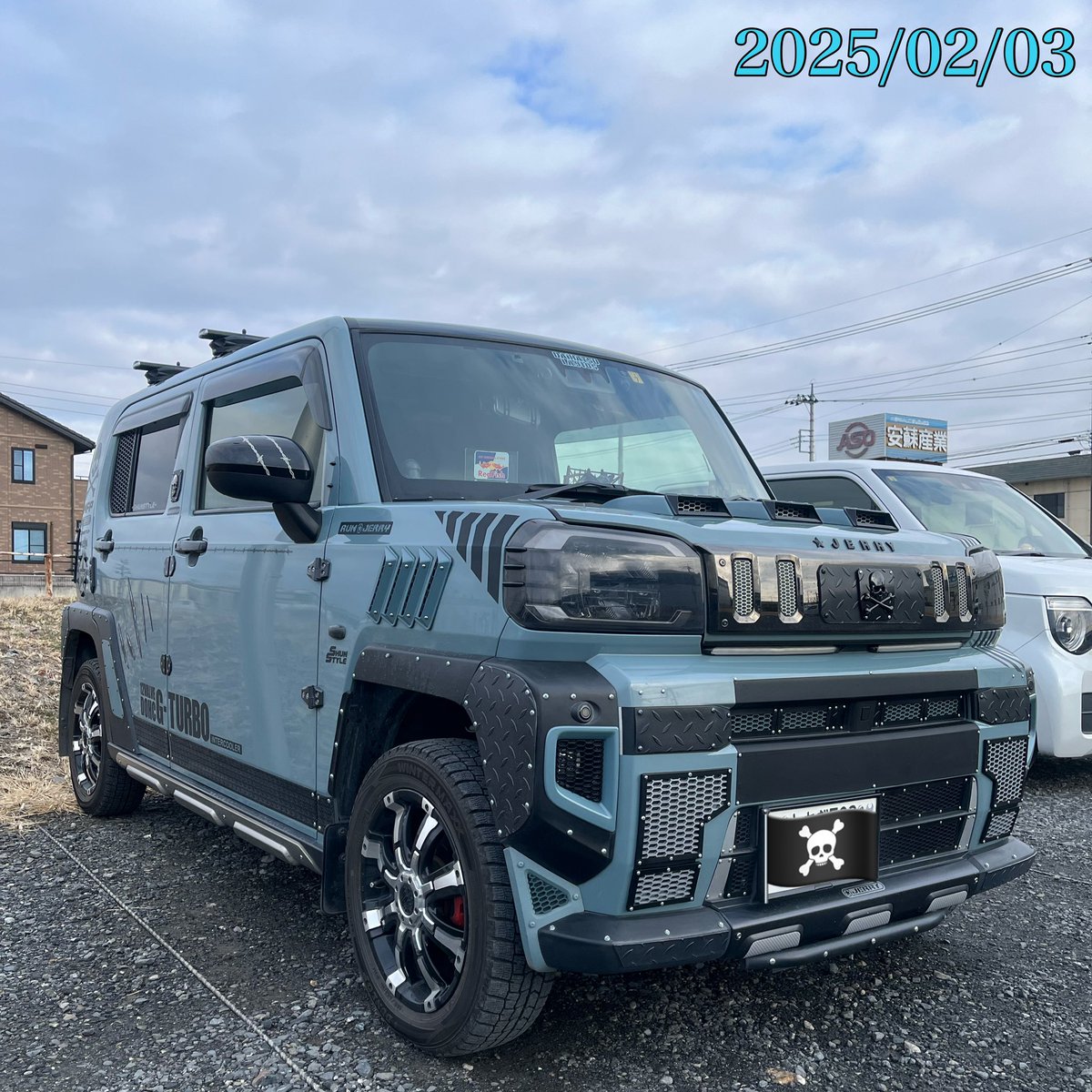 09pIcEIo9iFQNOt's tweet image. 最近のカスタム集

シュンピーゲル4WDマフラー換装
フォグライトガーニッシュ同色化
バンパーアンダーガーニッシュメッシュ

#TAFT
#SHUN STYLE
#★JERRY