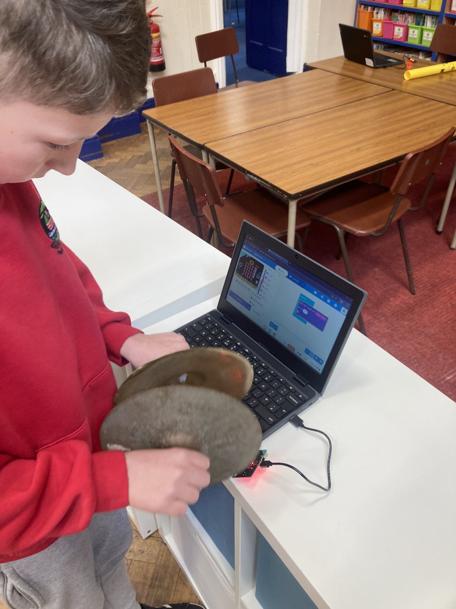 DanygraigP's tweet photo. Y5/6F have been coding microbits to measure the volume of sound.
We used instruments to test it and tried to find the quietest place in the school.
#dygpscitech https://t.co/qIGmGTqkqR