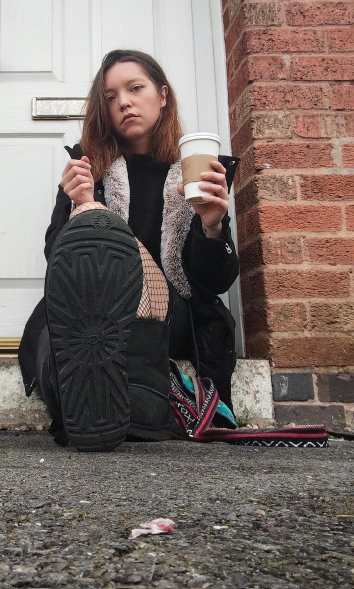 My Monday consists of coffee, relaxing, getting worshipped, and catching up on taking your money. Line up nicely, I know I've been missed  #femdom #paypig #Goddess #sellingcontent #feetpics #Uggs #shoeworship #lifestyledom #findom #worship