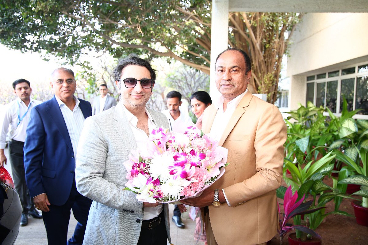 indimmune_'s tweet photo. Dr. K Anand Kumar,  Managing Director of Indian Immunologicals Limited,  hosted Adar Poonawalla , CEO of @SerumInstIndia  and presented the growth story of IIL. Seeing the stellar growth of IIL especially in the last 5 years,  Poonawalla was curious to know what initiatives led to such significant progress. Dr Anand then proceeded to outline the various strategic moves which enabled IIL to scale to its current height. 

Both the leaders interacted with key heads of functions of IIL and discussed about possible collaboration in the field of Vaccines.

Adar Poonawalla was appreciative of the the fact that IIL has played a vital role in the self sufficiency of vaccines in India and also applauded the efforts of IIL   towards Rabies eradication in Thiruvananthapuram  ,Kerala. Poonawalla was happy to note that IIL is well ahead in it's CSR spends.

@NDDB_Coop